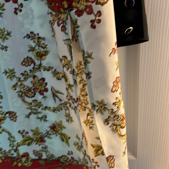 Elegant Floral Print Tunic - Picture 4 of 4